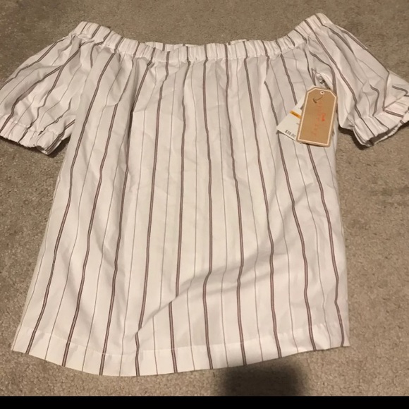 New with tags- off the shoulder top - Picture 1 of 3